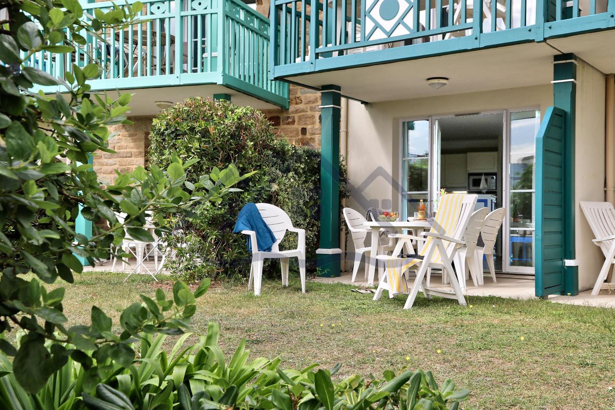 Localise - A06 - Entierement De Plain-Pied Avec Petite Vue Mer - Donnant Sur La Piscine Et Le Jardin - Wifi Inclus - Draps Inclus - Guilvinec Exterior photo